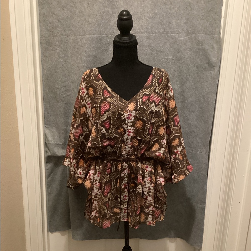Lane Bryant Brown and Red Patterned Blouse.  (C8)